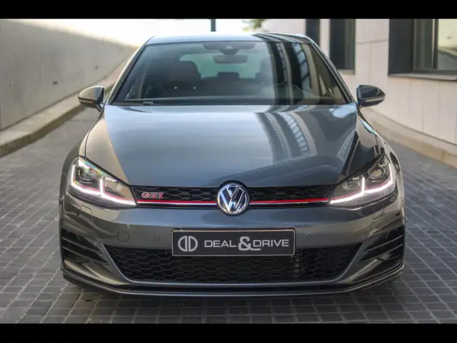 Volkswagen Golf view 5
