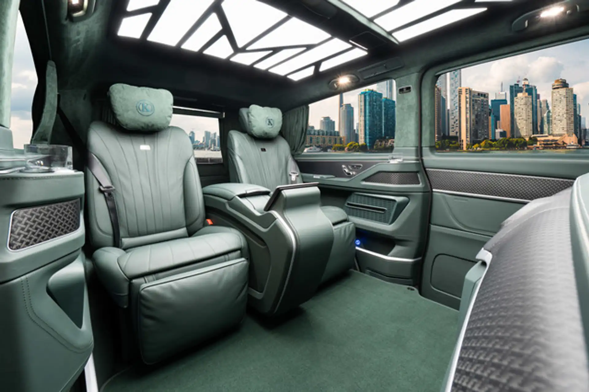 벤츠 V-Class V 300 2026 검정 사진 4