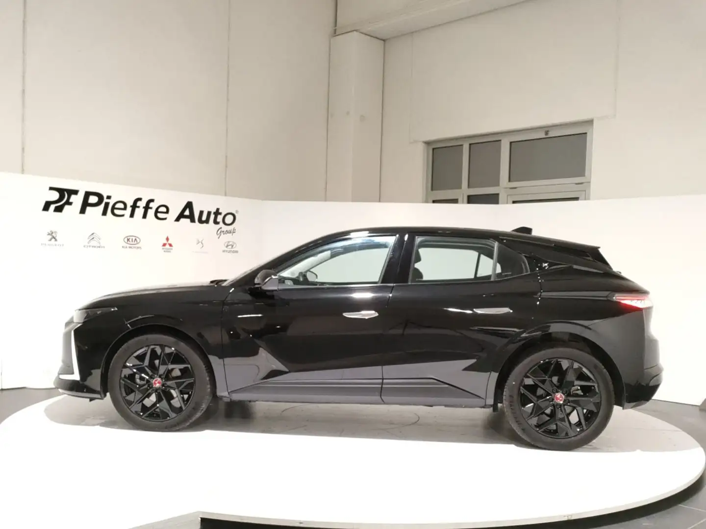 DS Automobiles DS 4 Crossback 4 2ª serie - DS 4 BlueHDi 130 aut. Performance Lin Schwarz - 2