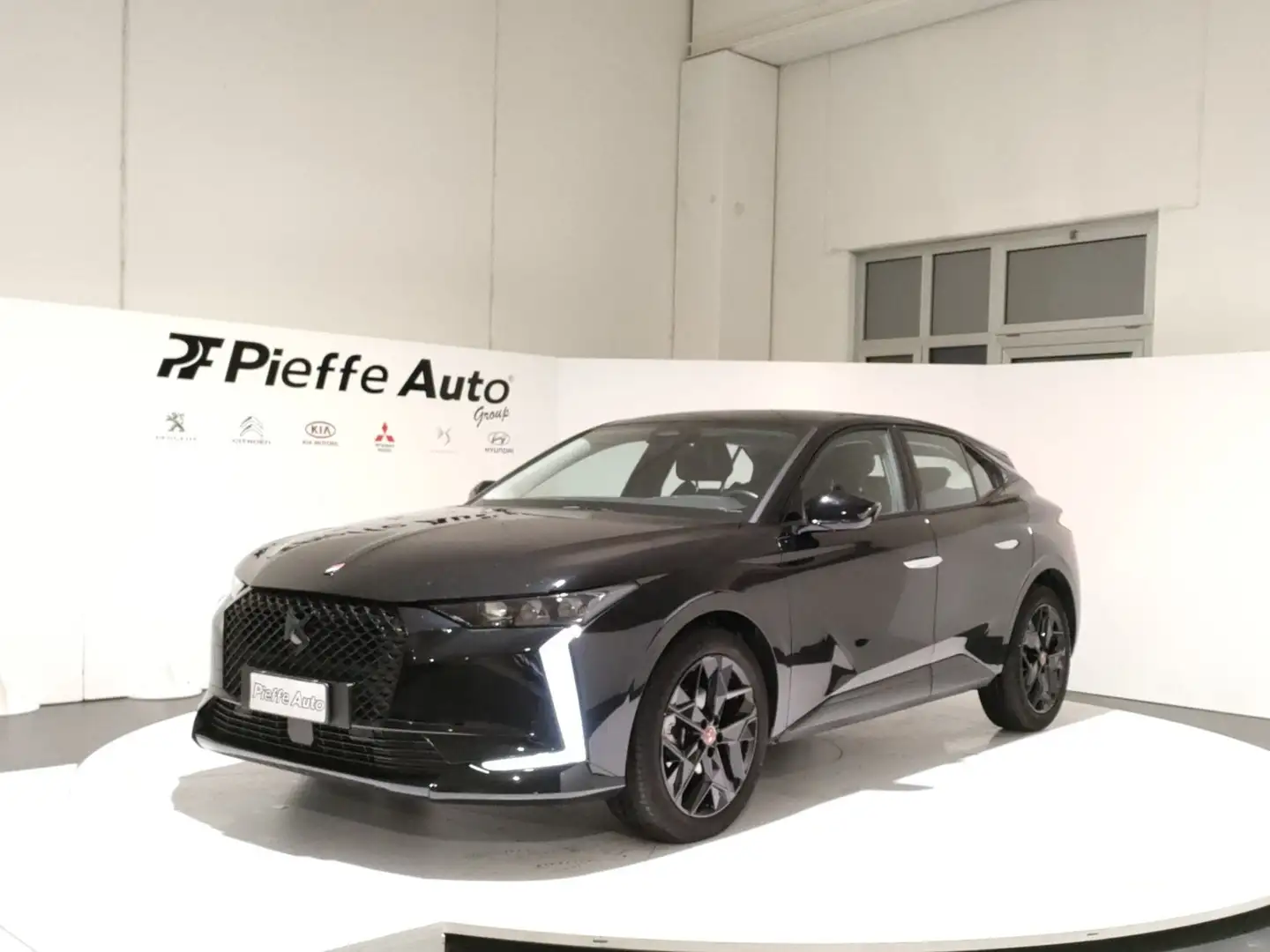 DS Automobiles DS 4 Crossback 4 2ª serie - DS 4 BlueHDi 130 aut. Performance Lin Schwarz - 1