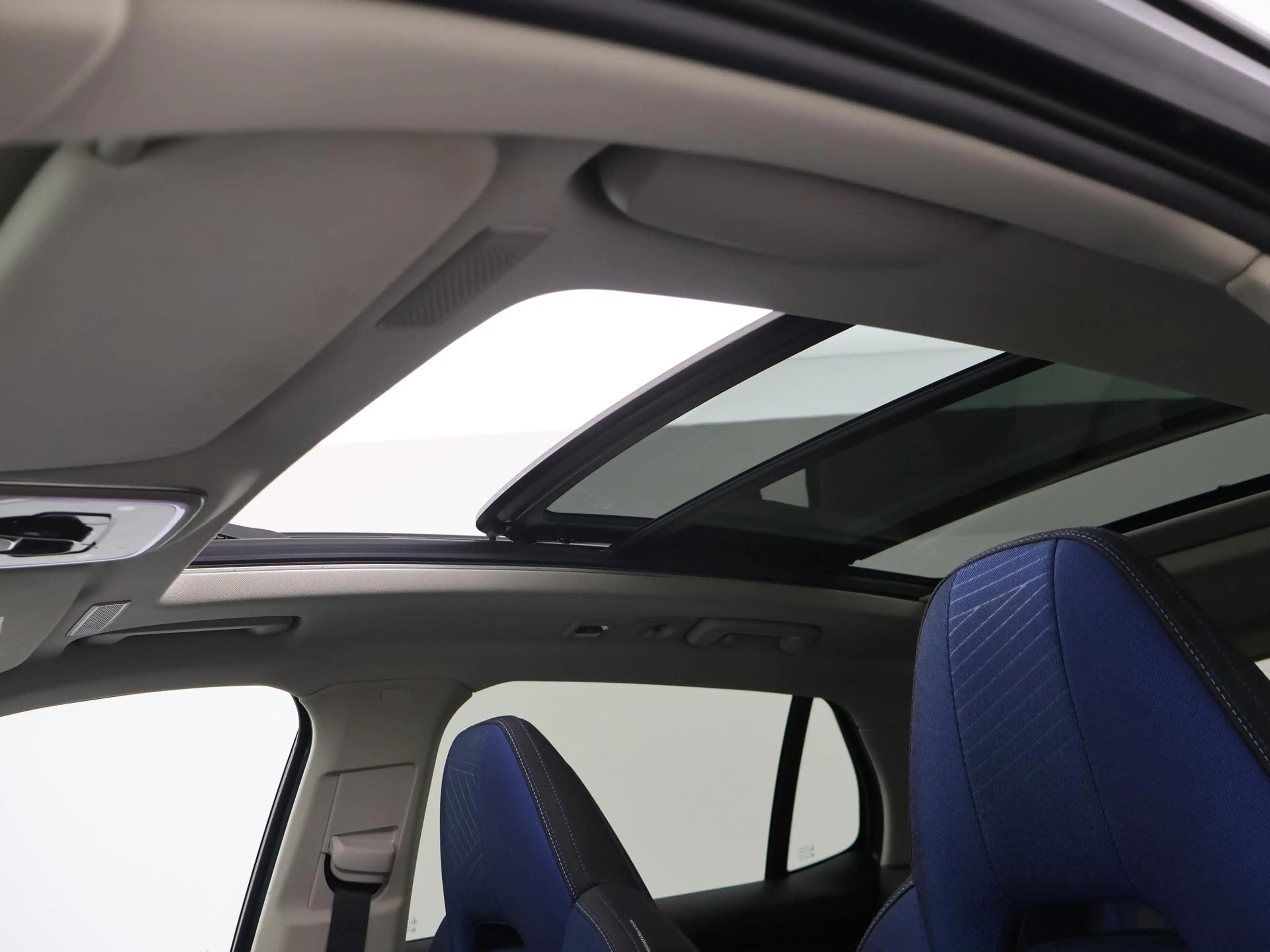 Lynk & Co 01 1.5 PHEV 262PK BLACKEDITION PANKDAK|360CAMERA|STOE — photo 14