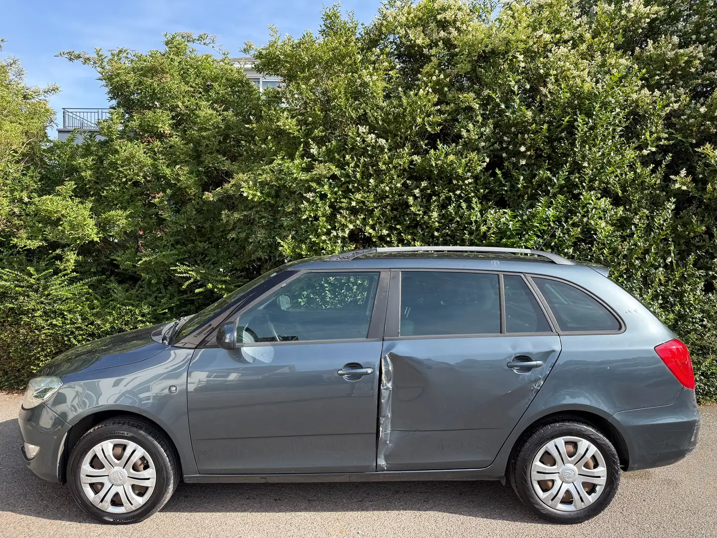 Skoda Fabia SW 1.6 TDi+AIRCO+EURO 5B+DEGATS VOIR PHOTOS Gris - 2