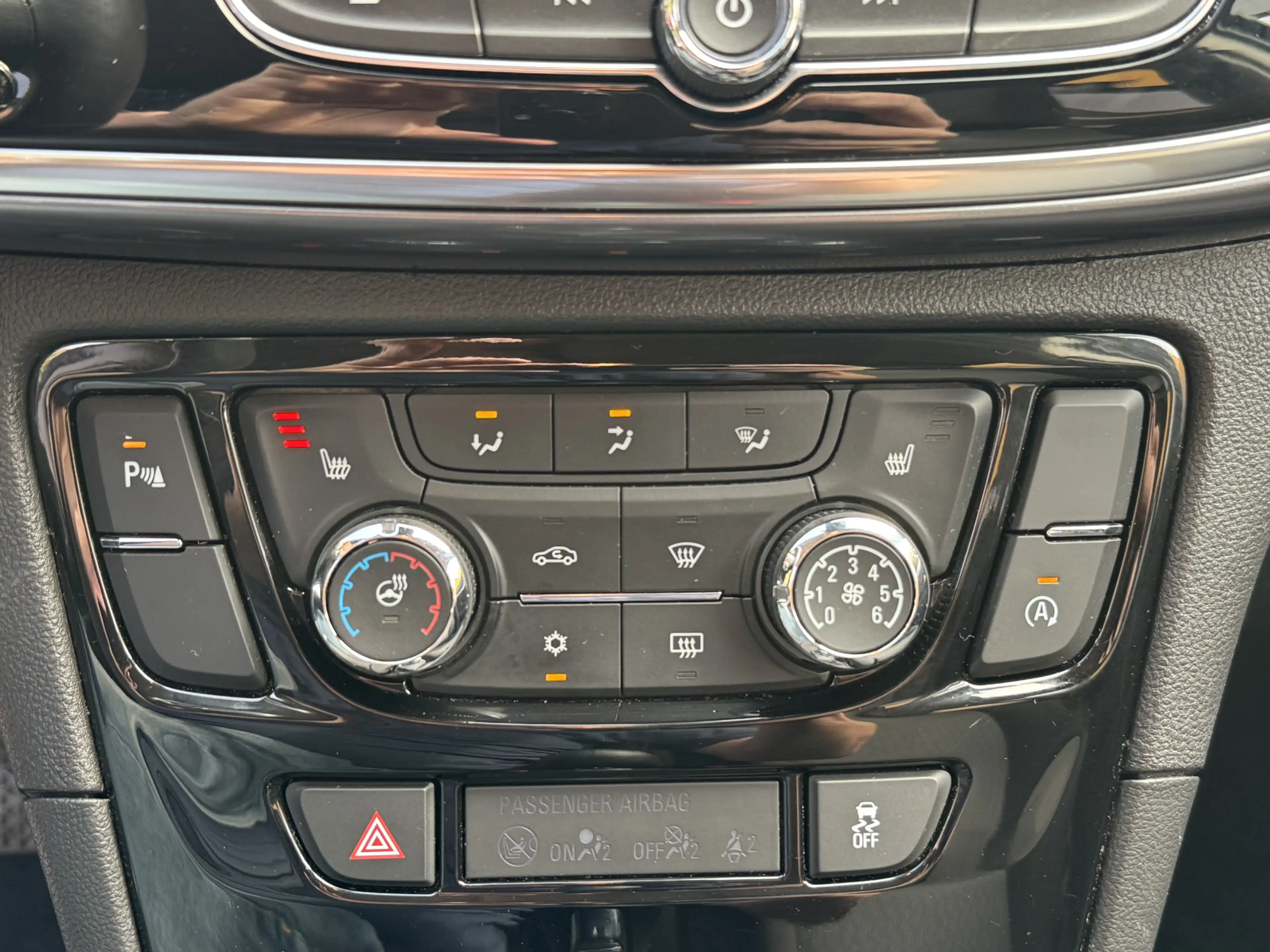 Opel Mokka X 1.4 Turbo 140PK Business+ StoelStuurverwarming Cli — photo 11