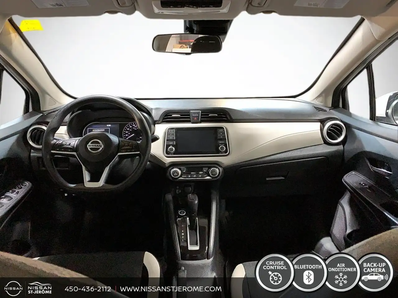 Nissan Versa снимка Nissan Versa