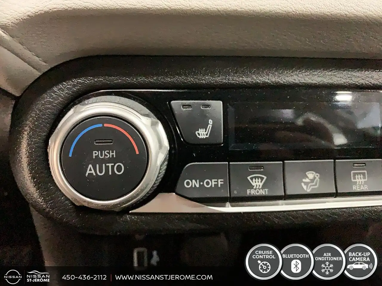 Nissan Versa снимка Nissan Versa
