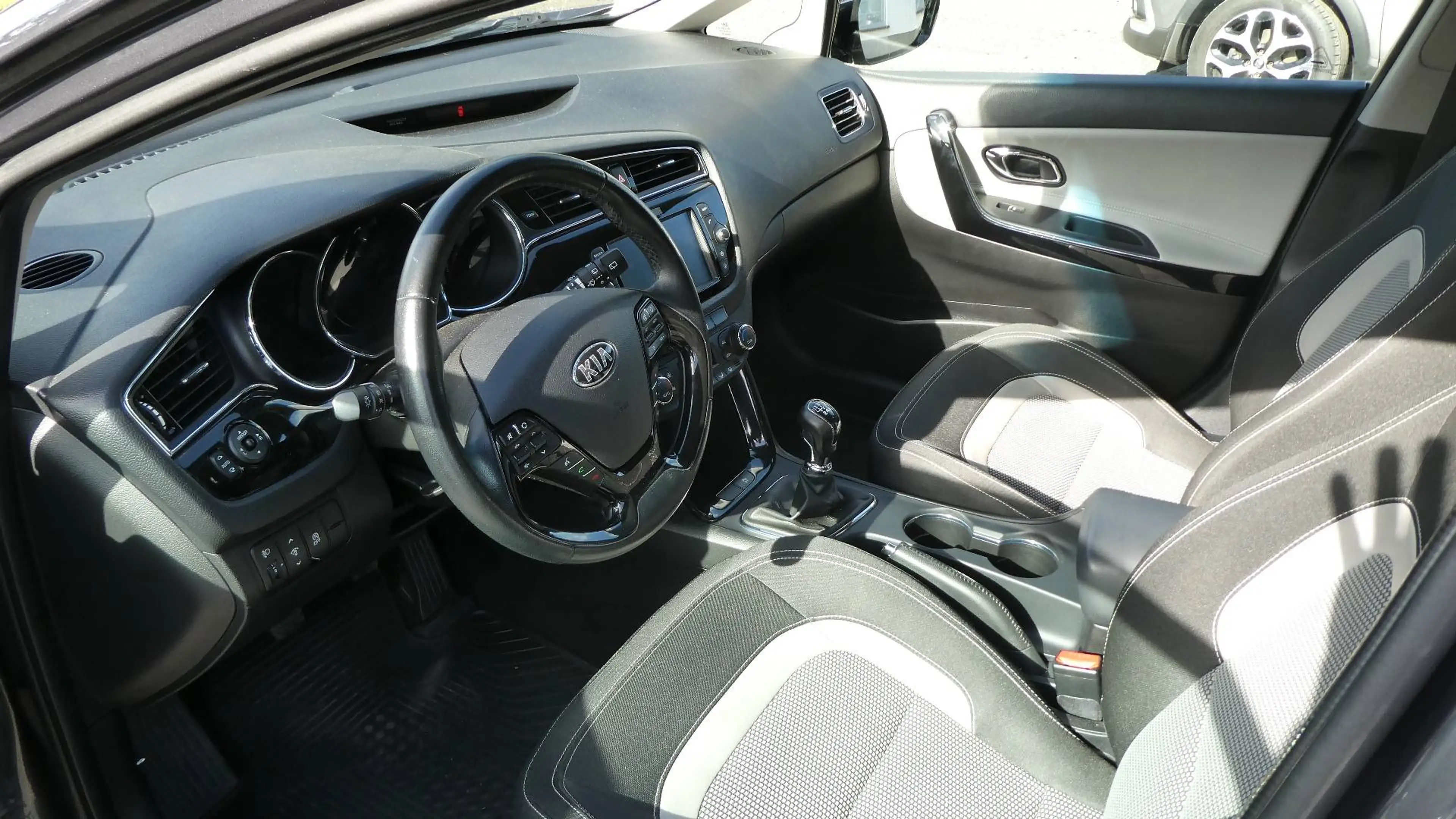 Kia Ceed SW / cee'd SW Cee'd SW 1.4i Fusion — photo 7