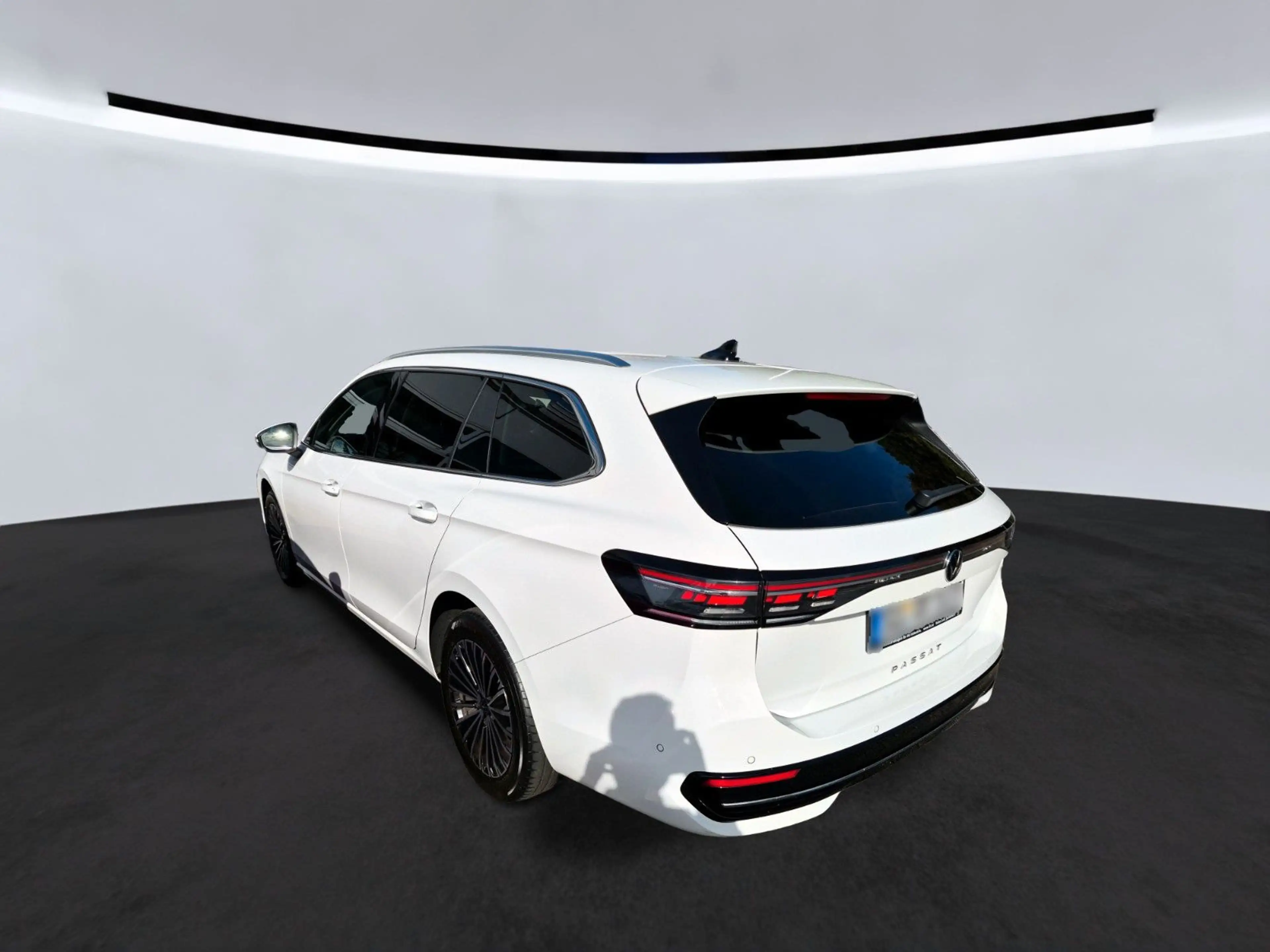 Volkswagen Passat Variant 2.0 TDI Elegance Navi AHK DCC ACC — photo 3