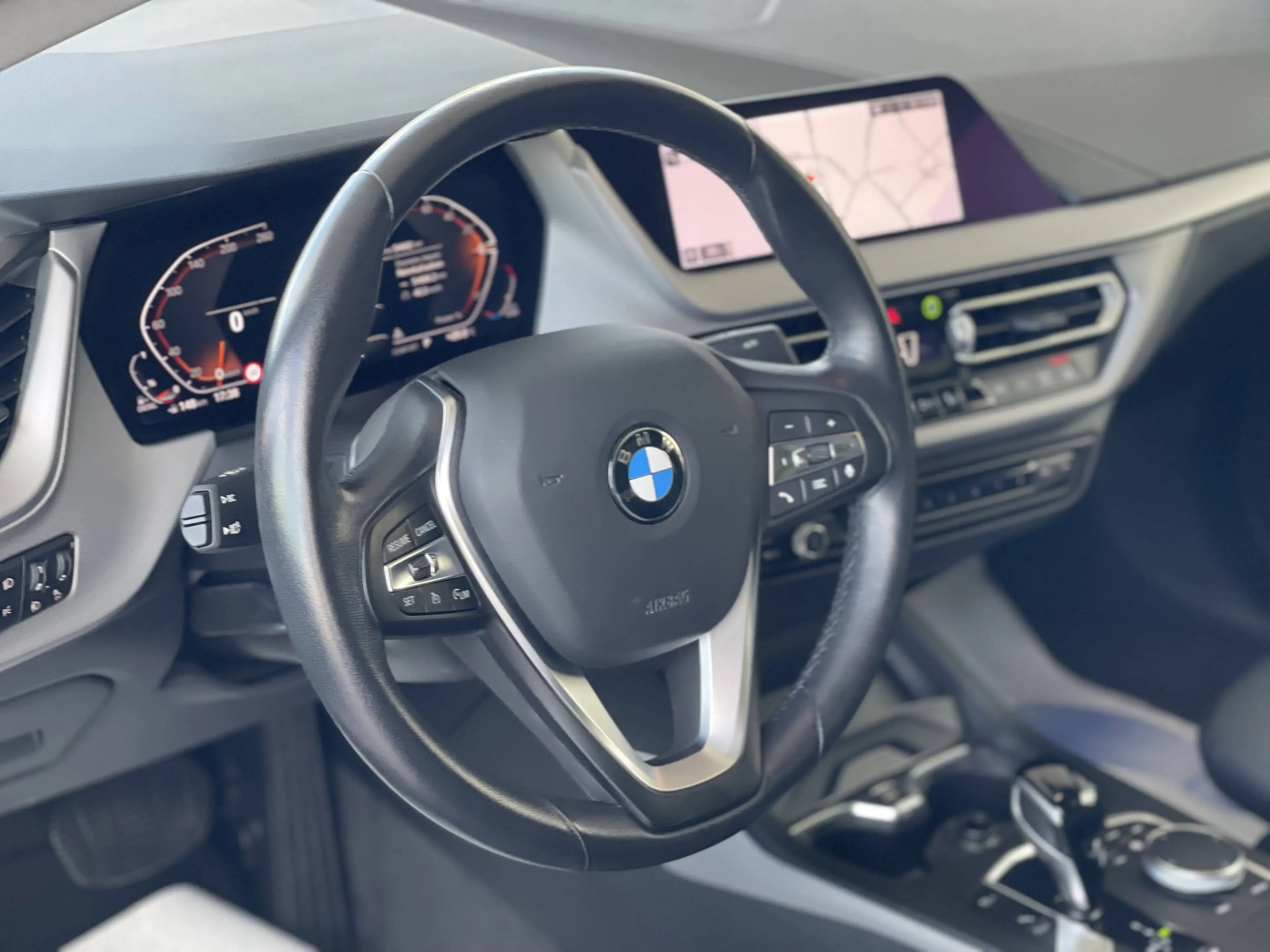 BMW 216 GC dA *** GARANTIE + TOIT PANO + LED + GPS + CUIR + COKCPIT *** — photo 14