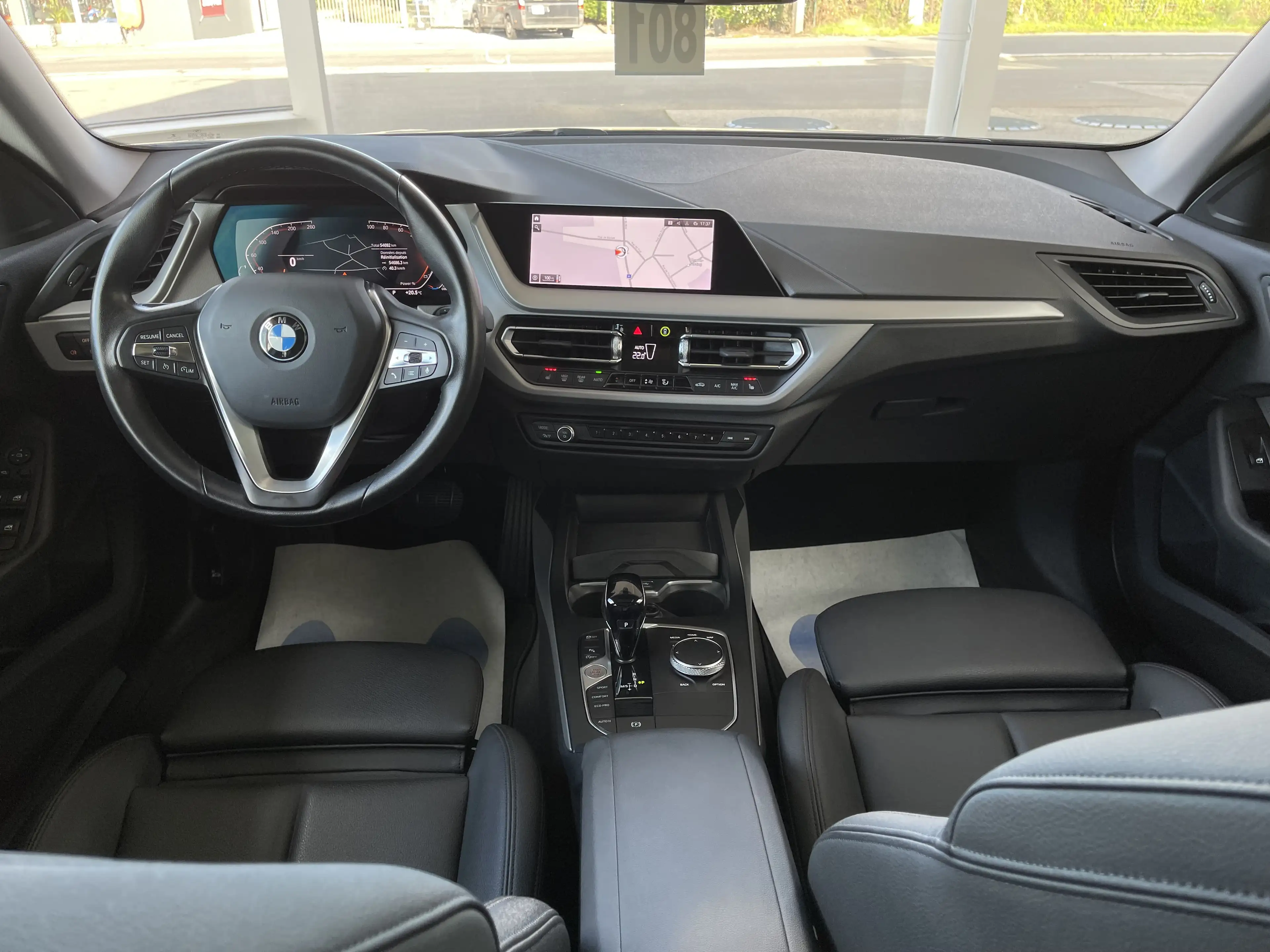 BMW 216 GC dA *** GARANTIE + TOIT PANO + LED + GPS + CUIR + COKCPIT *** — photo 10