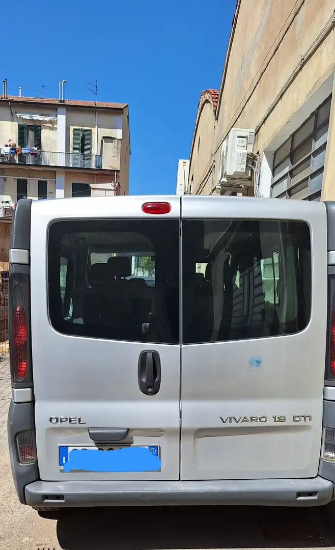 Opel Vivaro 19.DTI Argento - 2