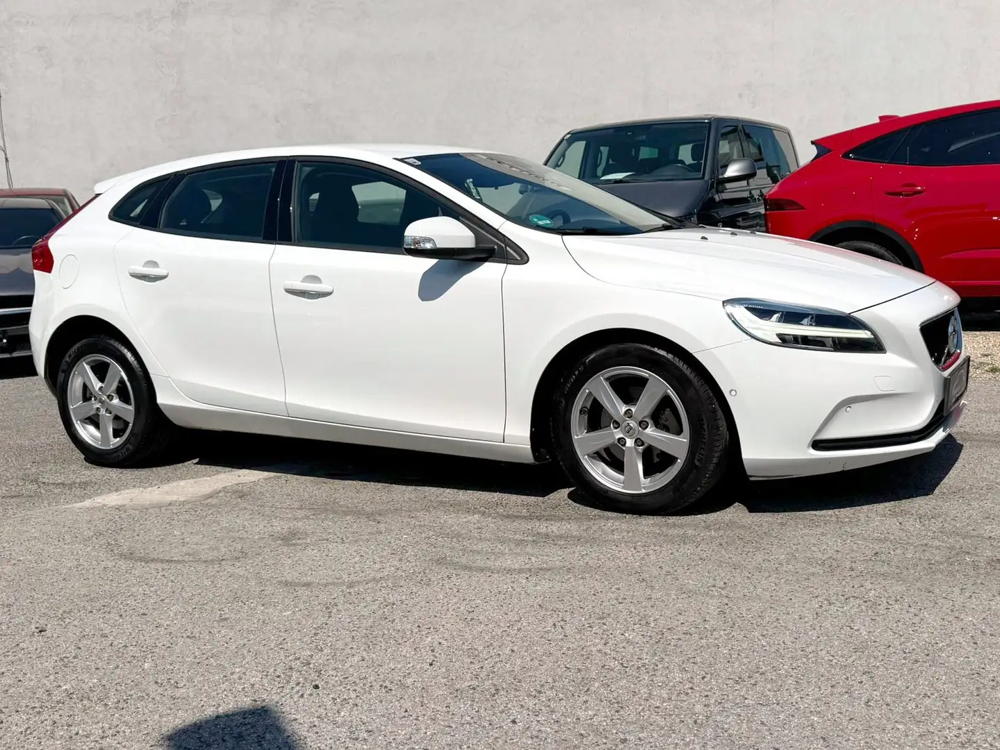 Volvo V40 D2 Kinetic 120PS PICKERL 11/26 Services Kamera Weiß - 2