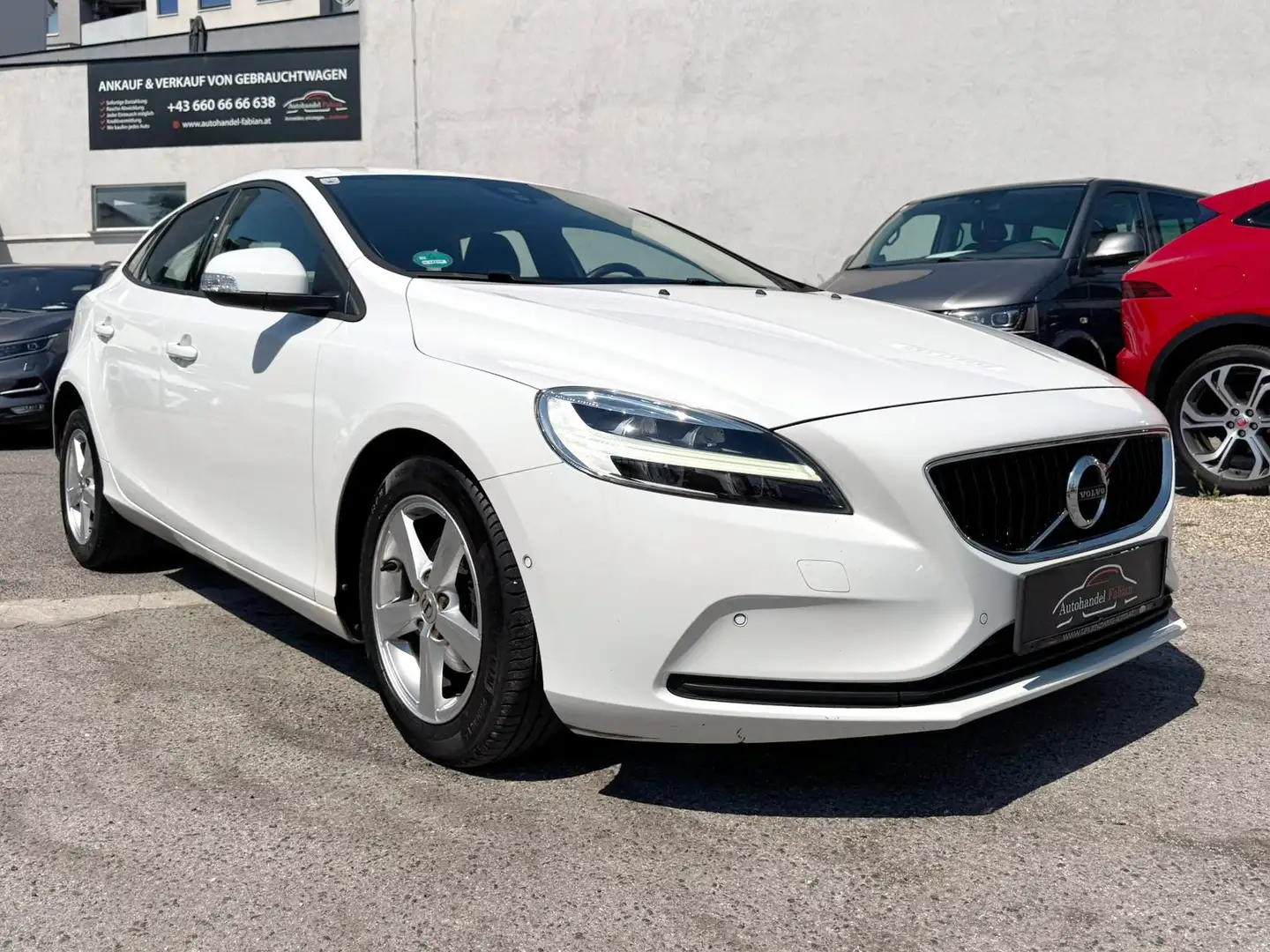 Volvo V40 D2 Kinetic 120PS PICKERL 11/26 Services Kamera Weiß - 1