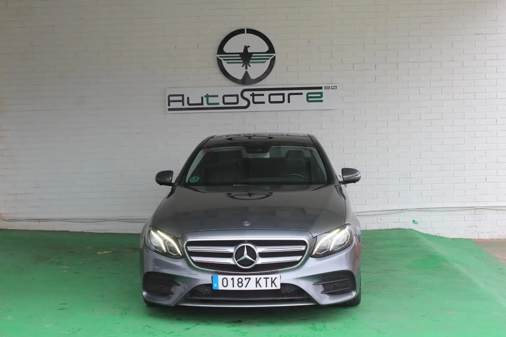 Mercedes-Benz E 220 d Gris - 2