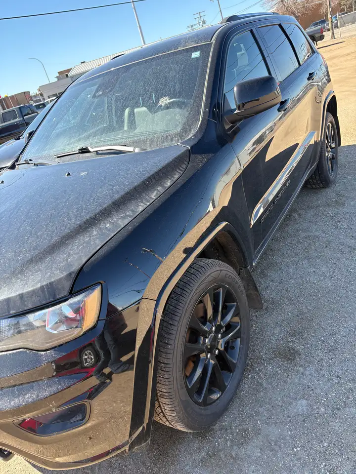 Jeep Grand Cherokee снимка Jeep Grand Cherokee