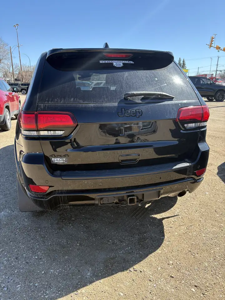 Jeep Grand Cherokee снимка Jeep Grand Cherokee