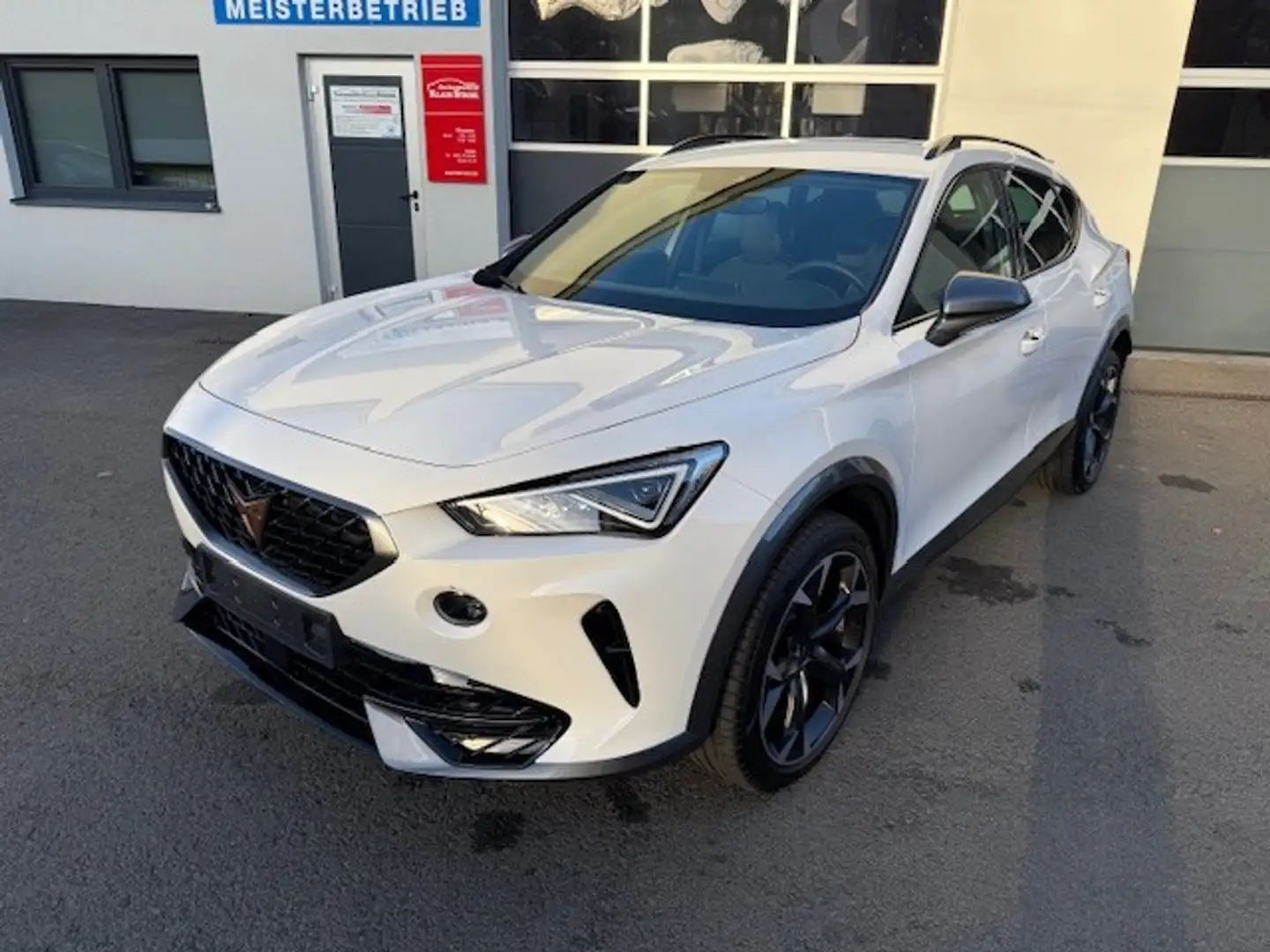 CUPRA Formentor Cupra Formentor 1.5 TSI 110kW 7-Gang Automatikg... Weiß - 1