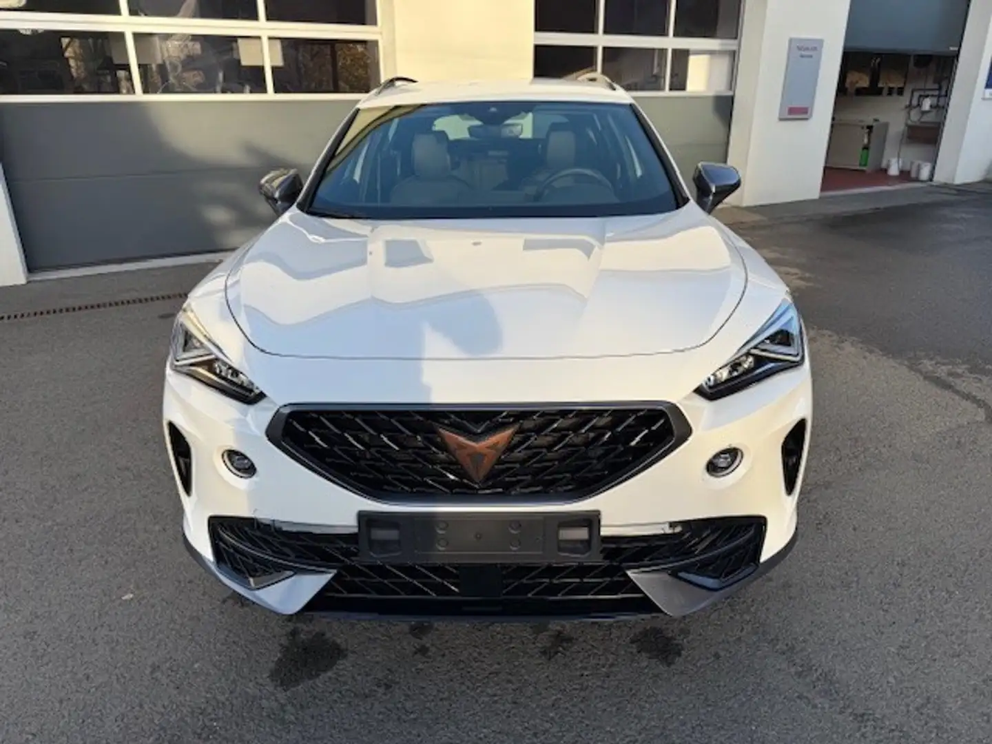 CUPRA Formentor Cupra Formentor 1.5 TSI 110kW 7-Gang Automatikg... Weiß - 2