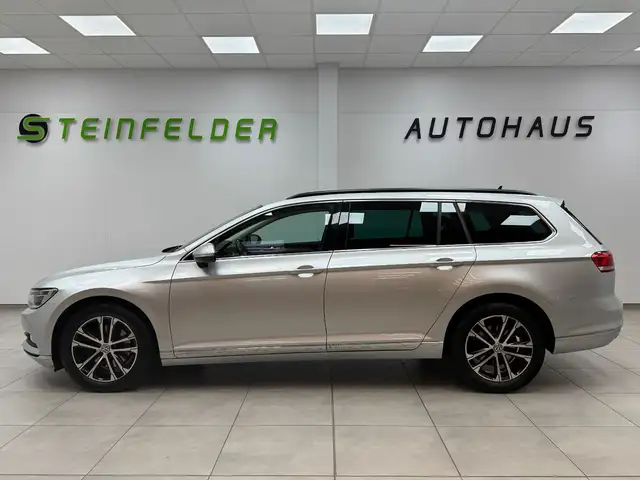 Volkswagen Passat view 4