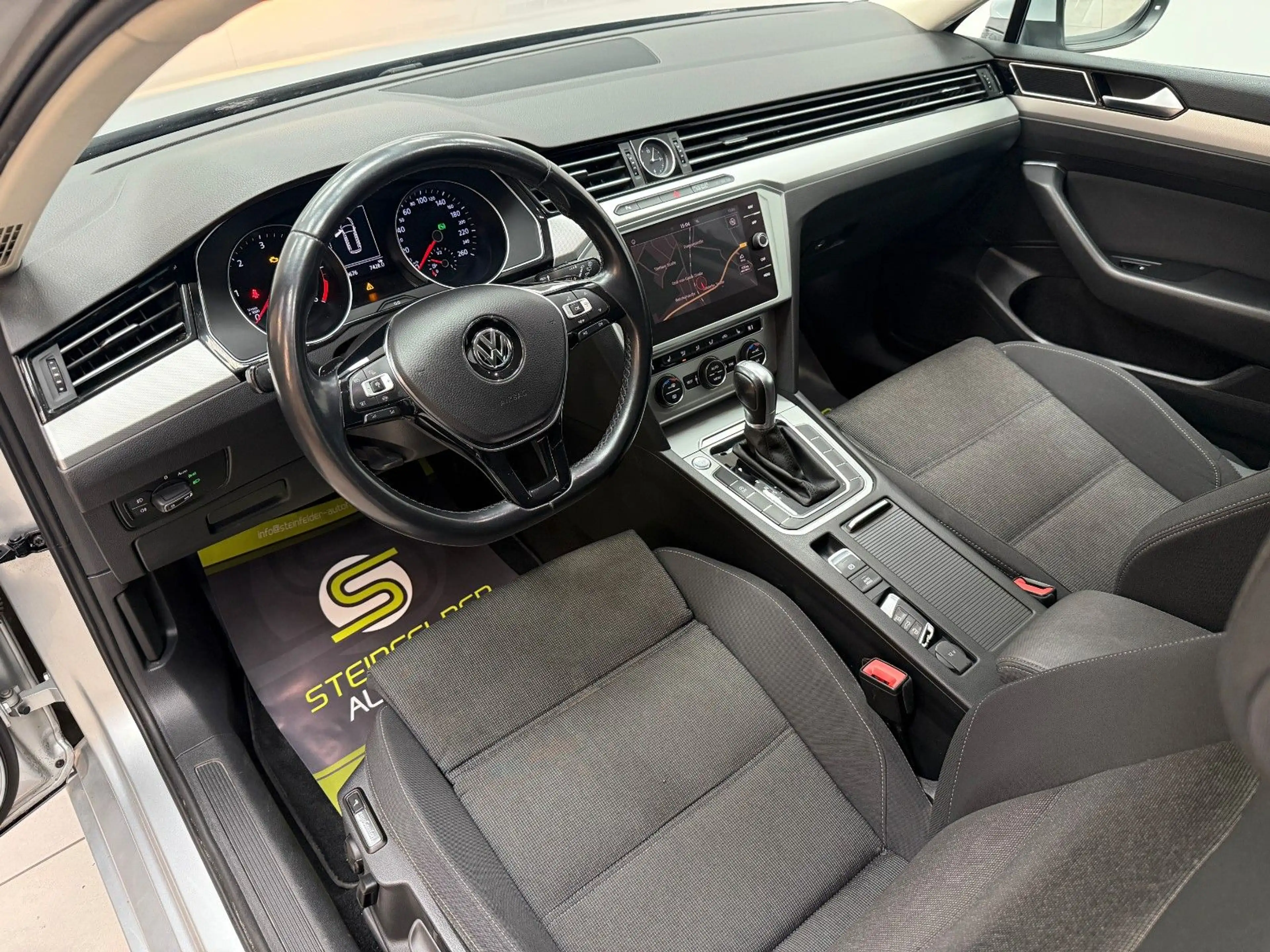 Volkswagen Passat Variant 2.0 TDI BMT / MASSAGE / SHZ / ACC — photo 9