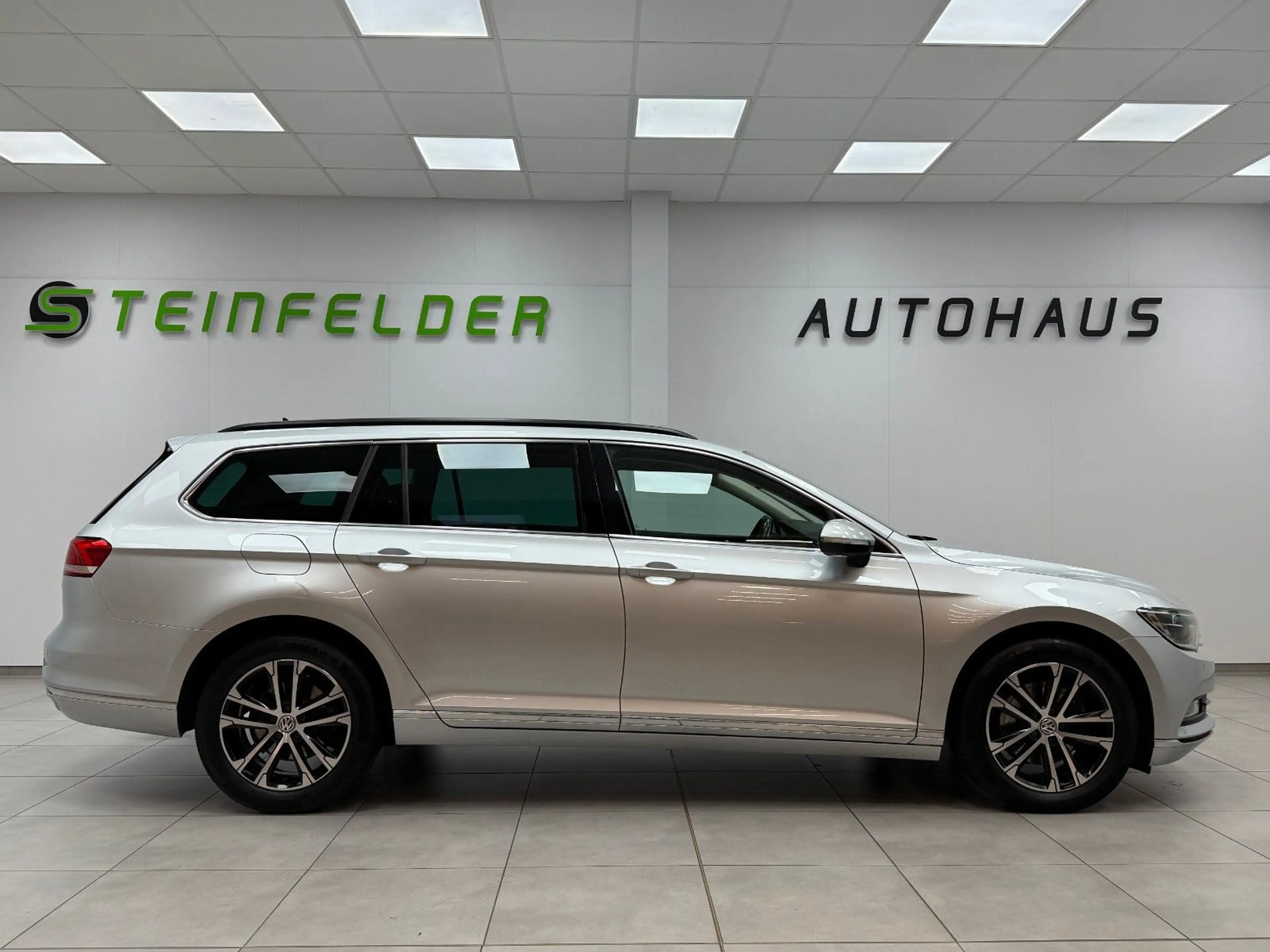 Volkswagen Passat Variant 2.0 TDI BMT / MASSAGE / SHZ / ACC — photo 8