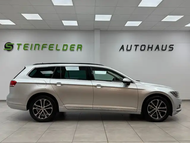 Volkswagen Passat view 8