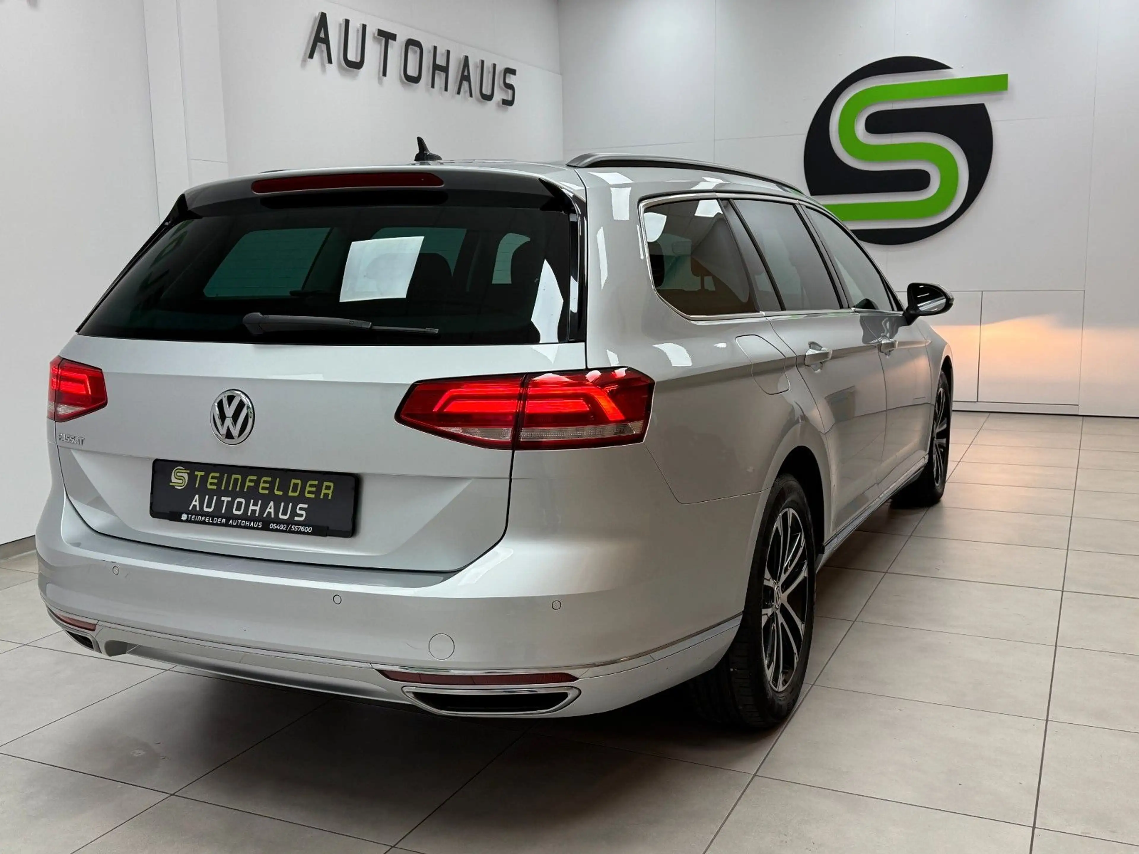 Volkswagen Passat Variant 2.0 TDI BMT / MASSAGE / SHZ / ACC — photo 7