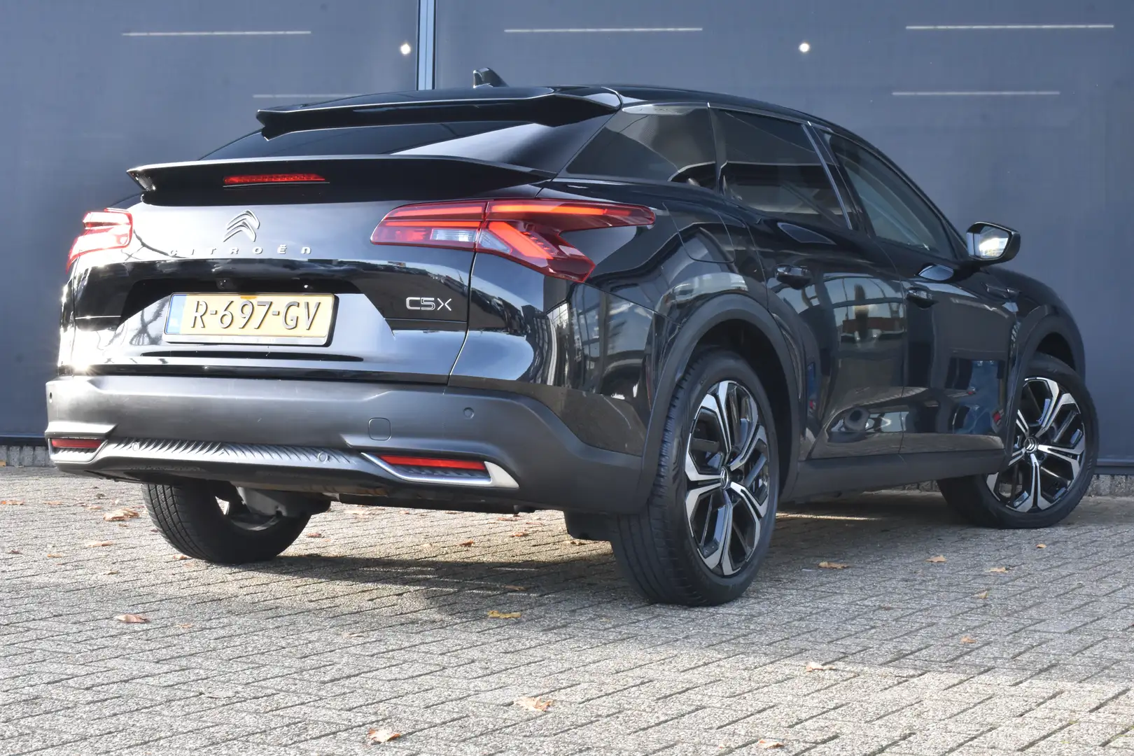 Citroen C5 X 1.6 Plug-in Hybrid 225 Business Plus | Vol-Leder | Zwart - 2