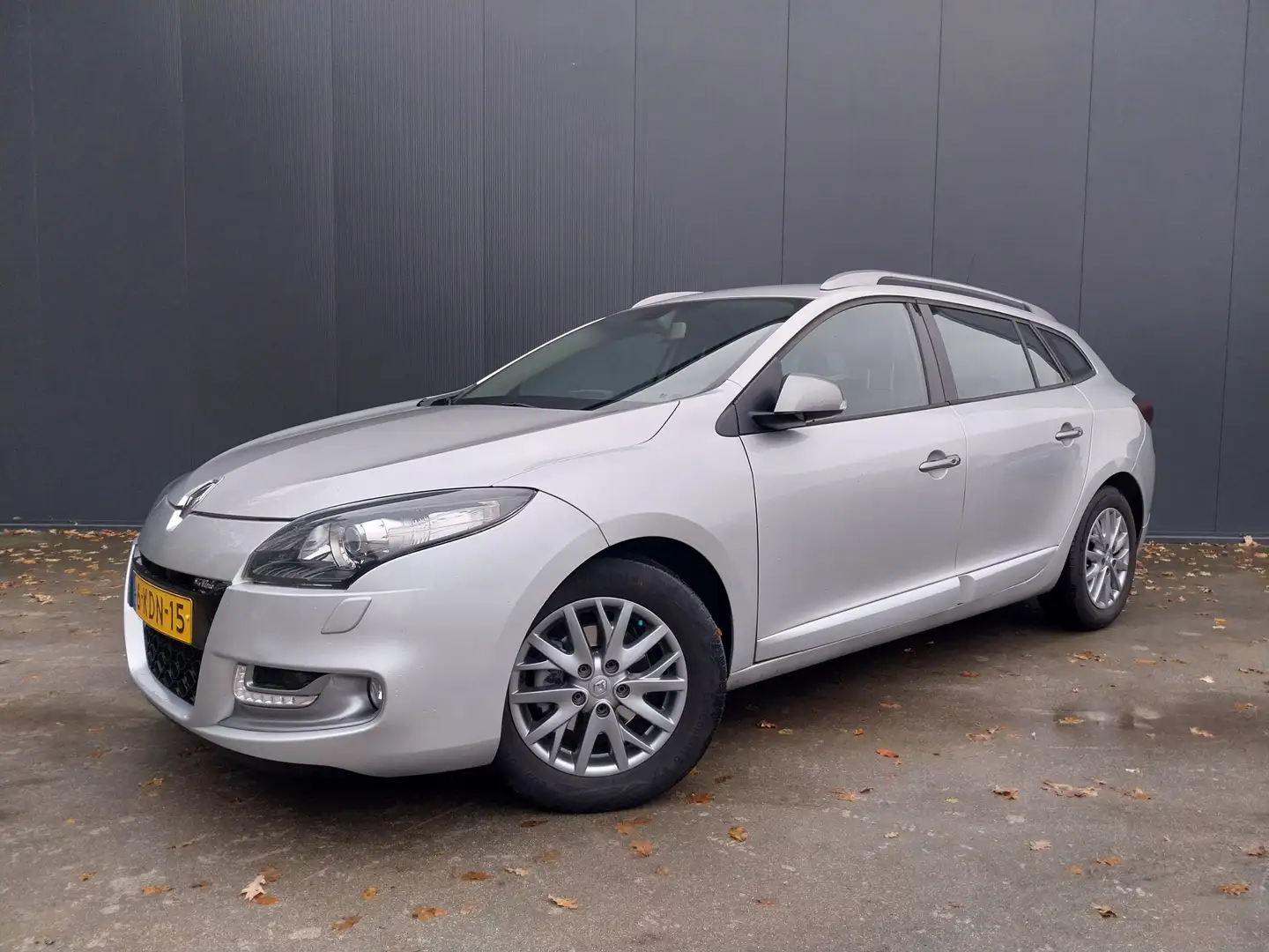 Renault Megane Estate 1.5 dCi GT-Line XENON CAMERA HALF LEER LED Gris - 1
