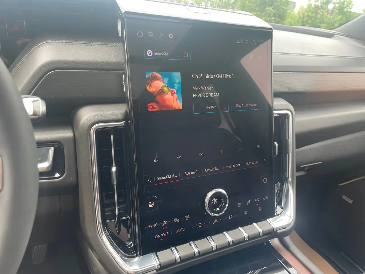 GMC Yukon снимка GMC Yukon