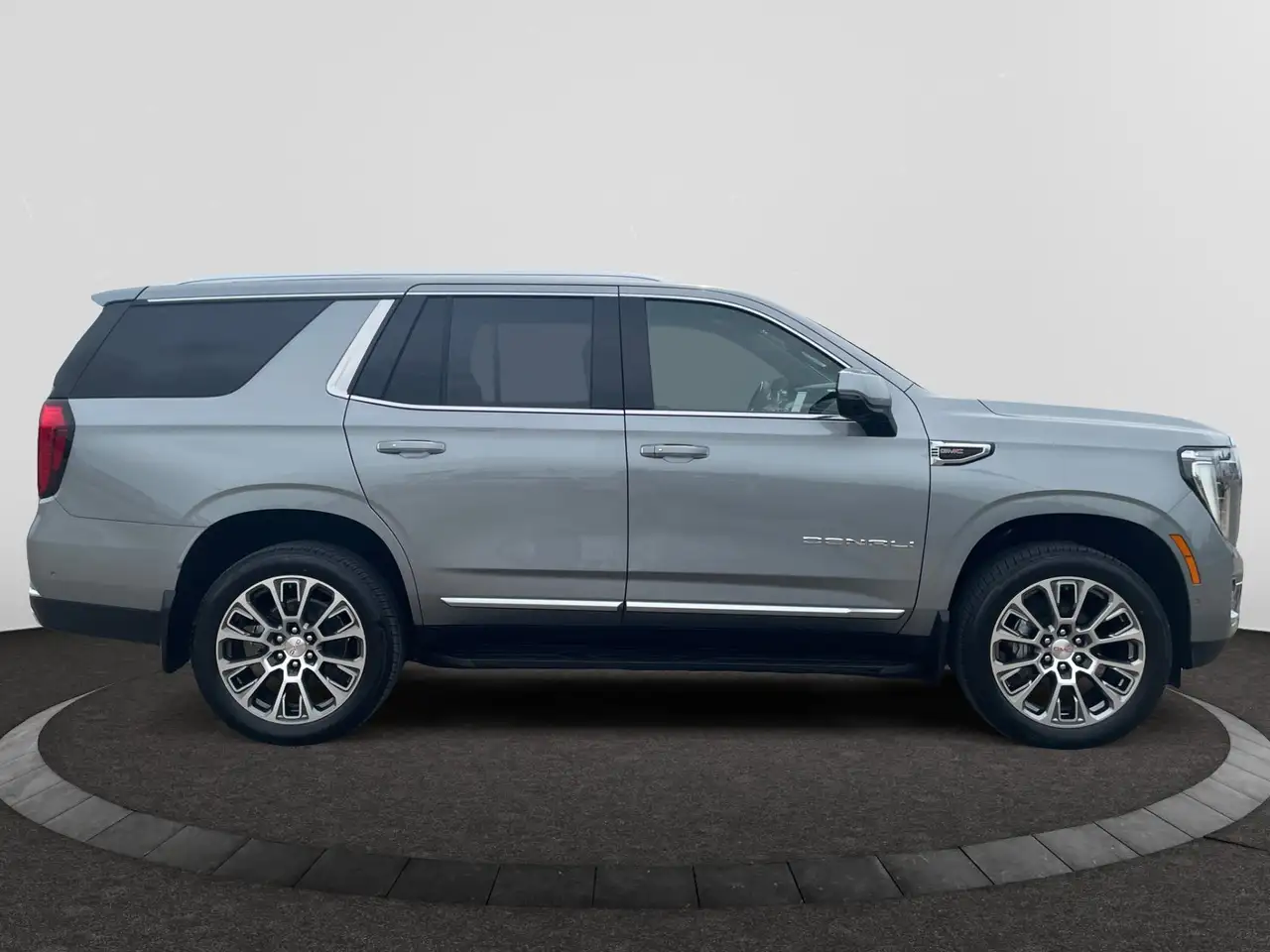 GMC Yukon снимка GMC Yukon
