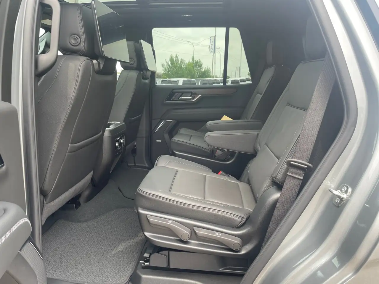 GMC Yukon снимка GMC Yukon