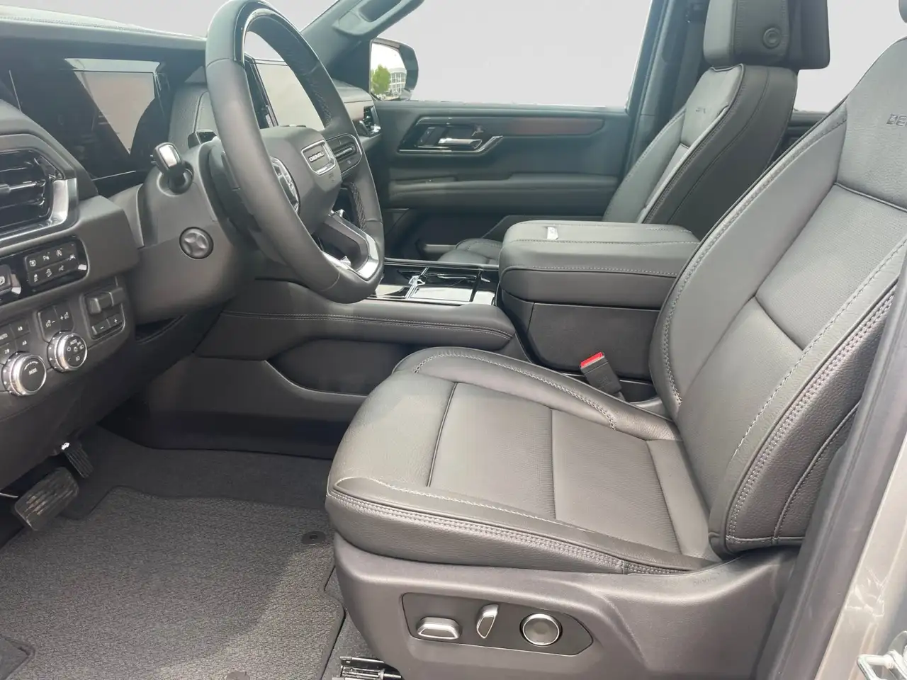 GMC Yukon снимка GMC Yukon