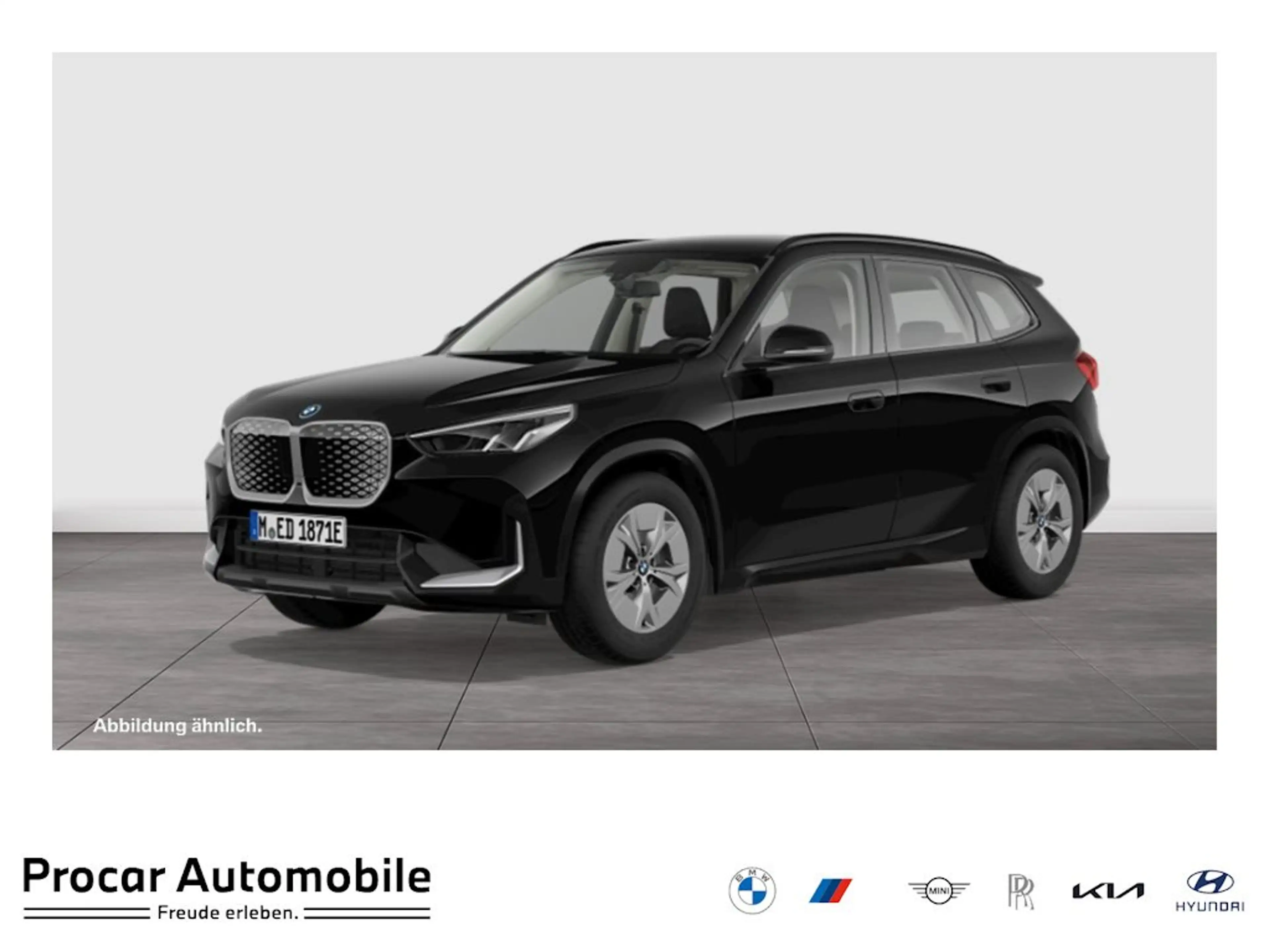BMW iX1 eDrive20 NAVI+DA+SHZ+PA+LED+PDC V+H+