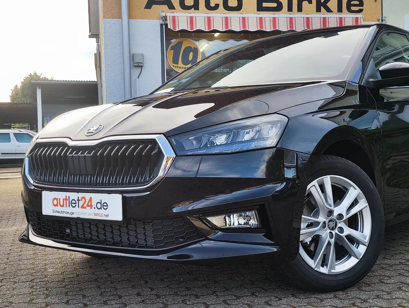 Skoda Fabia 130 Jahre Premium 116PS SHZ Kamera PDC Tot-Winkel Schwarz - 1