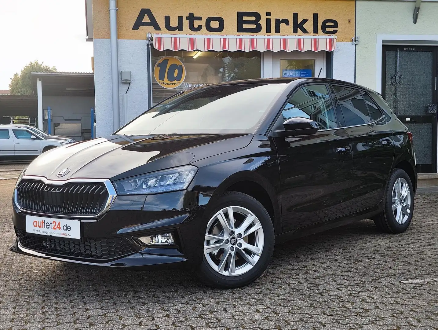 Skoda Fabia 130 Jahre Premium 116PS SHZ Kamera PDC Tot-Winkel Schwarz - 2