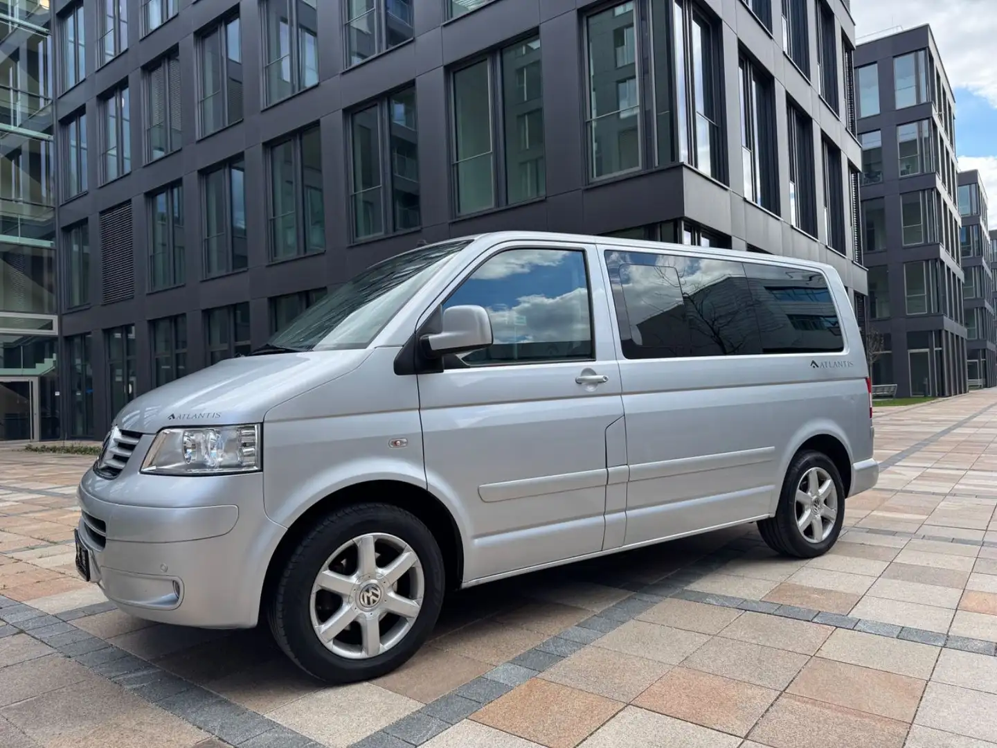 Volkswagen T5 Multivan 2.5 TDI Atlantis / 1.Hand/ 7.Sitzer Plateado - 1
