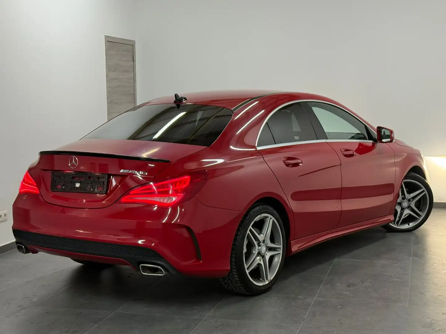 Mercedes-Benz CLA 180 CLA 180d PACK AMG - LED - XENO - NAVI Rouge - 2