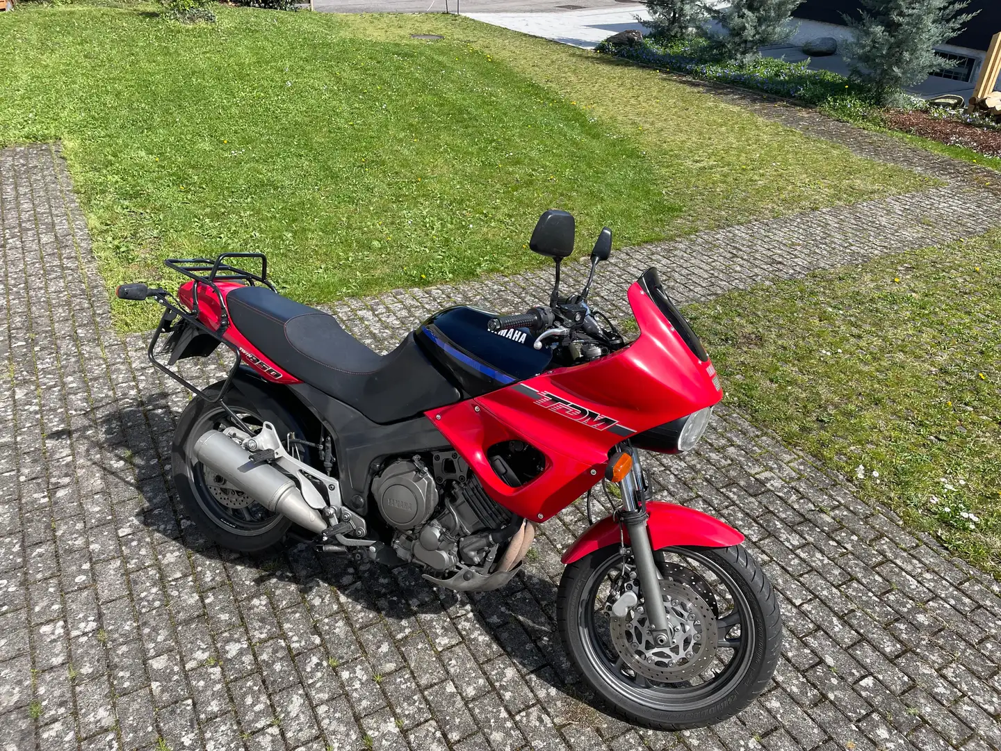 Yamaha TDM 850 Rouge - 1