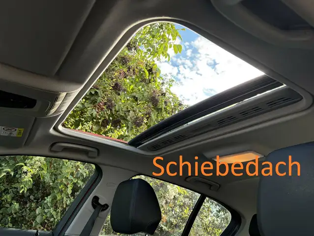 BMW 1 Series view 11