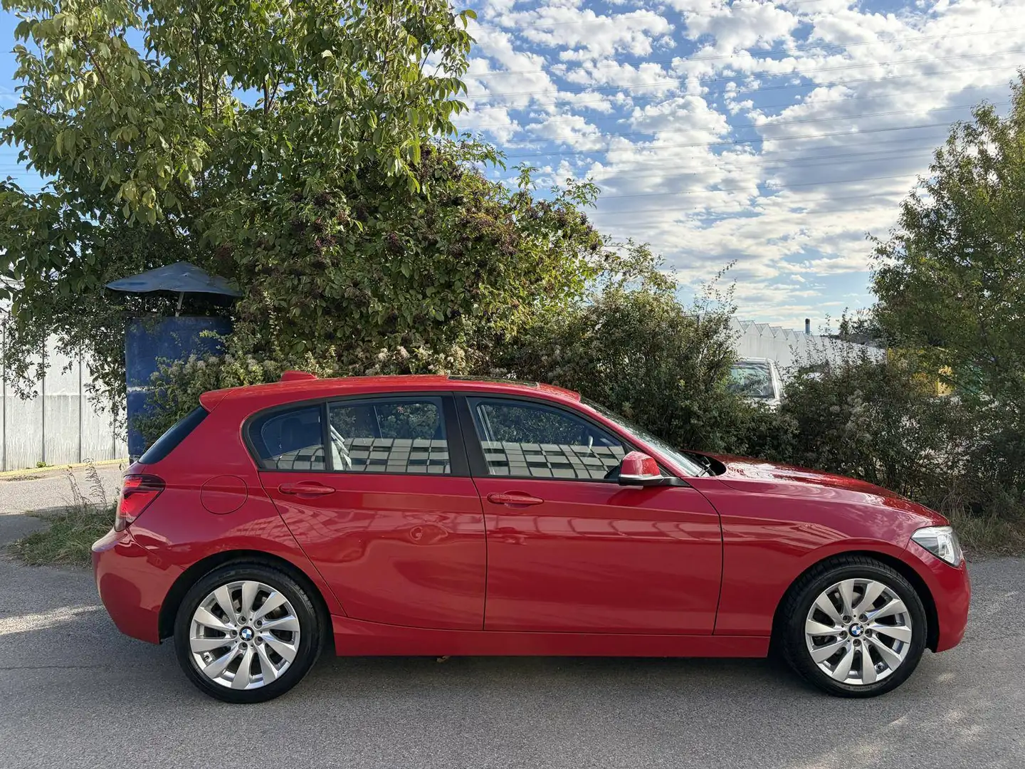 BMW 120 120d xDrive Schiebedach Xenon Leder Navi PDC Sitzheizung Keyless SR+WR Rot - 2
