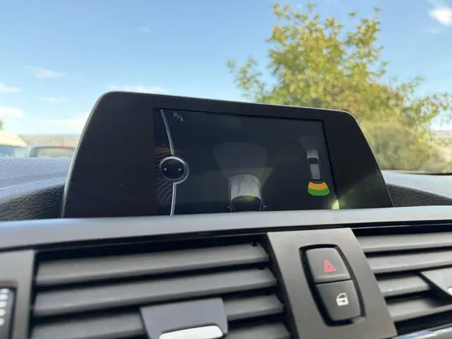 BMW 1 Series view 13