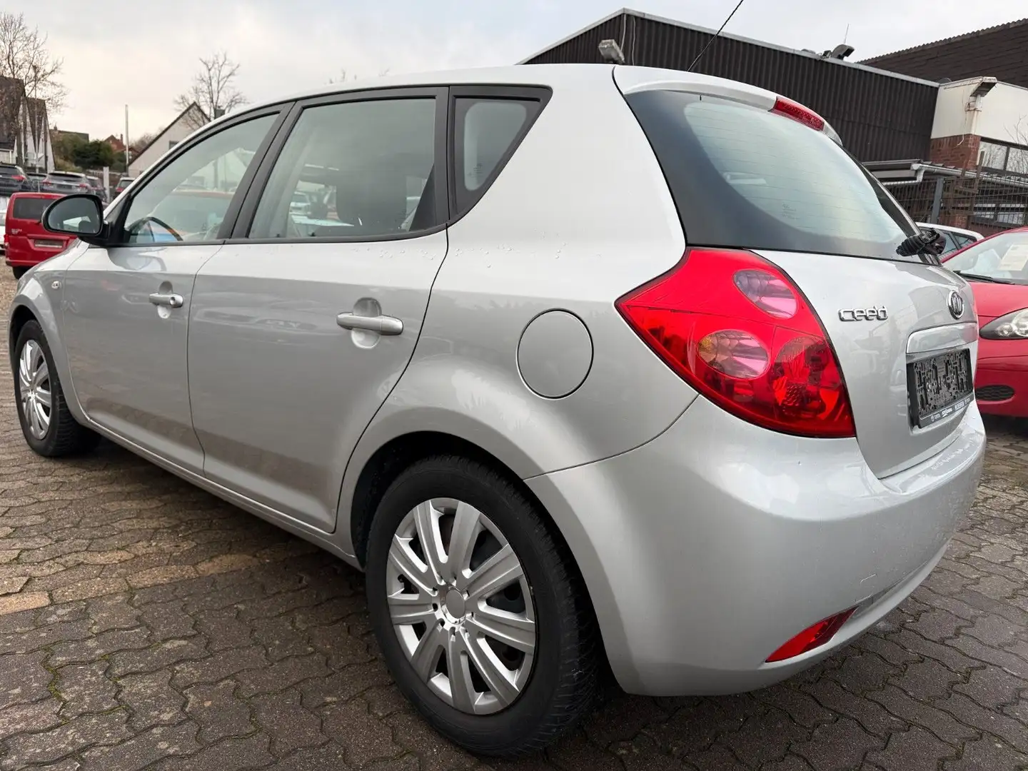 Kia Ceed / cee'd 1,6 LX,Klimaanlage Silber - 2