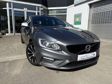 Momentum "R-Design" mit Klima/Navi/Leder/Alus/PDC/