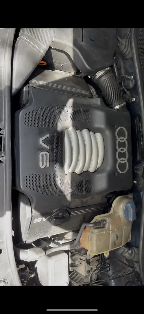 Audi A4 2.8 V6 Advance Blauw - 2