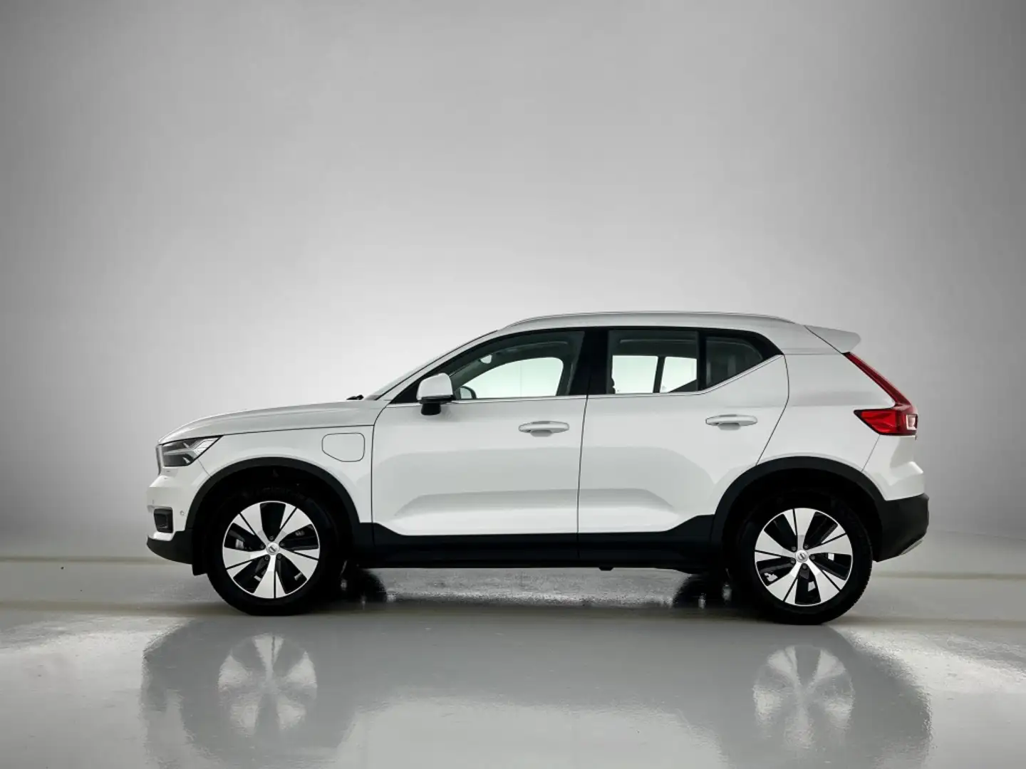 Volvo XC40 1.5 T4 Rech Inscription Expression | Panoramadak | Wit - 2