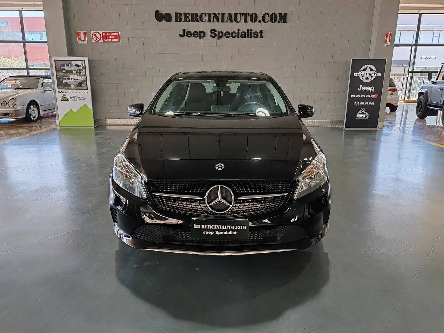 Mercedes-Benz A 180 AUTOMATICA PREZZO PROMO IN SCADENZA! €258/MESE Negro - 2