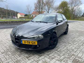 2.0 Twin Spark Distinctive