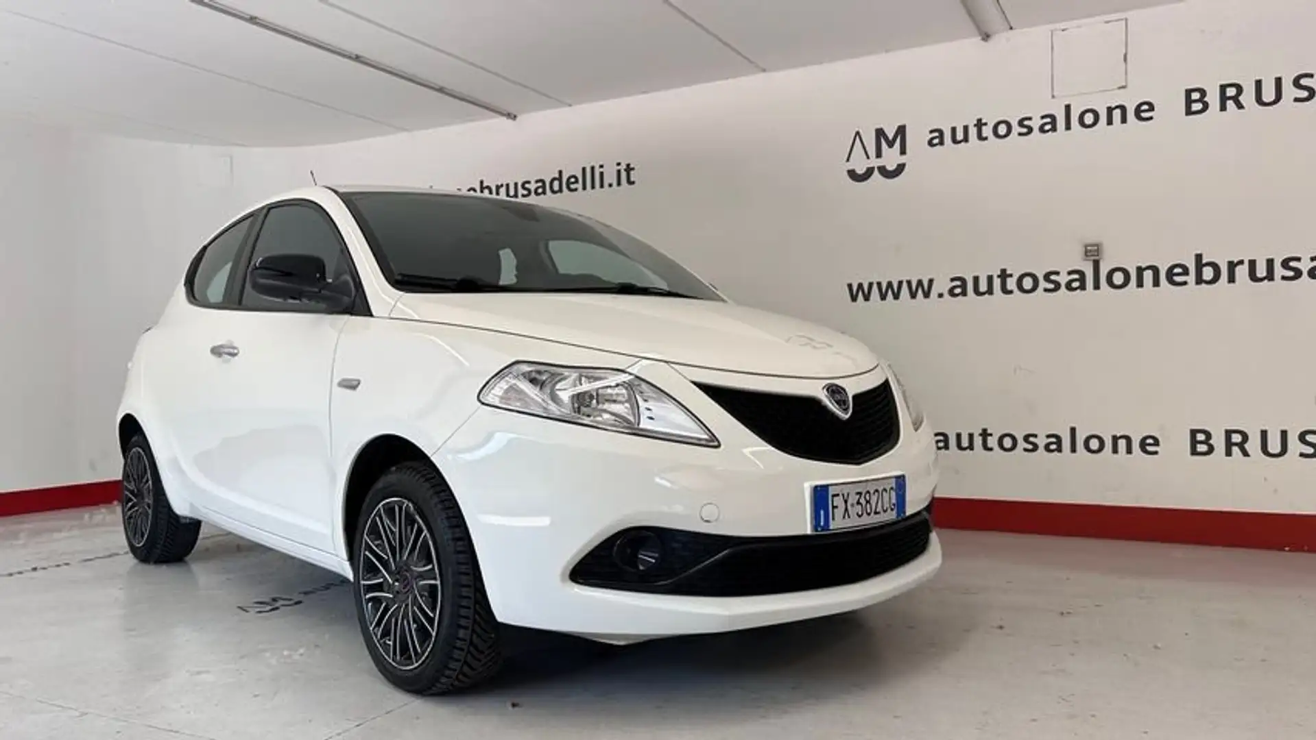 Lancia Ypsilon 1.2 69 CV 5 porte Gold 5 POSTI *P.ZO REALE* Blanc - 1
