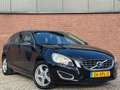 Volvo V60 1.6 T3 Momentum | NL-AUTO! | NAVI! | CRUISE! Schwarz - thumbnail 4