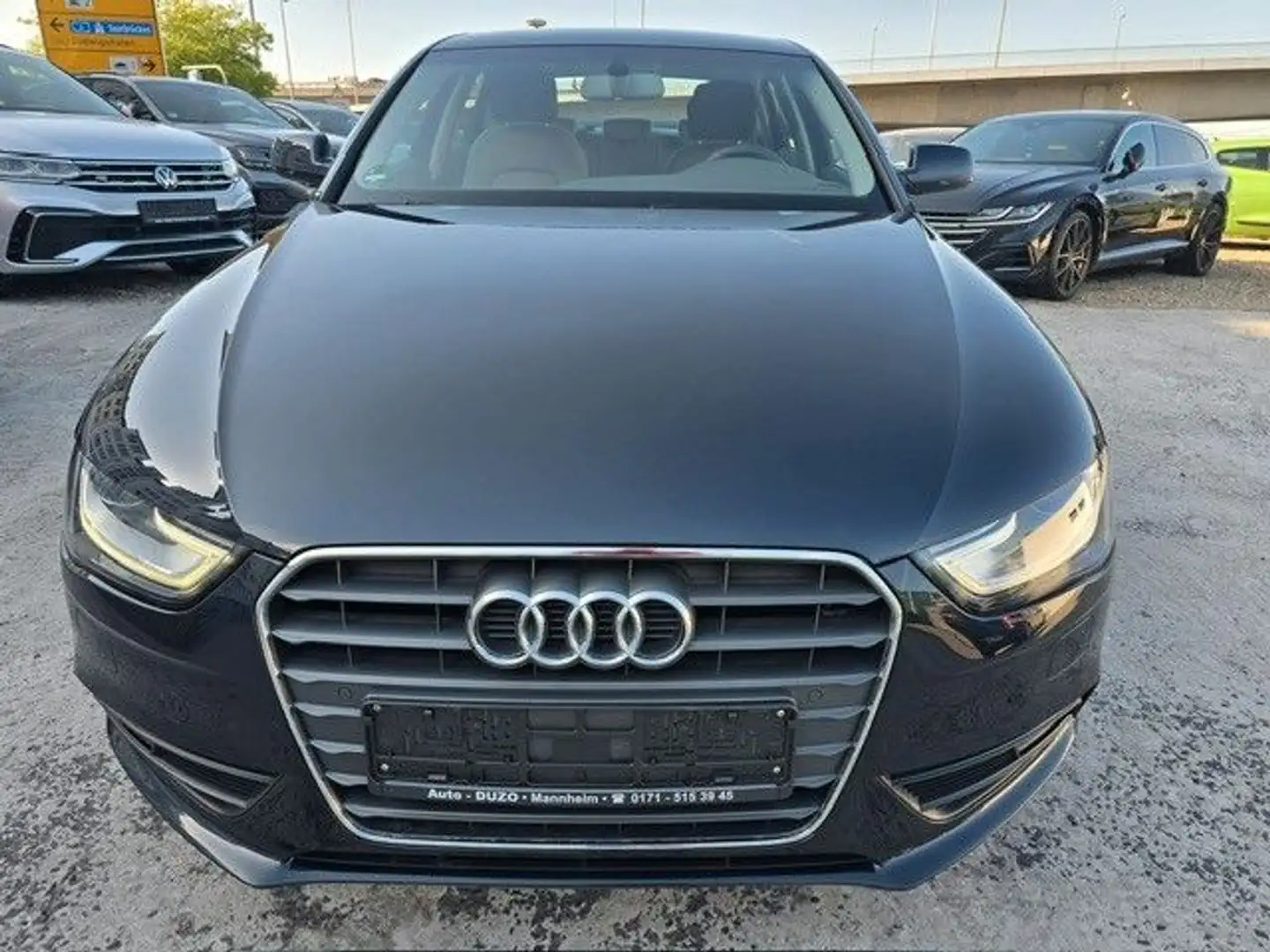 Audi A4 Lim. Attraction 1,8 TFSI NAVI*TEMPOMAT Bleu - 2